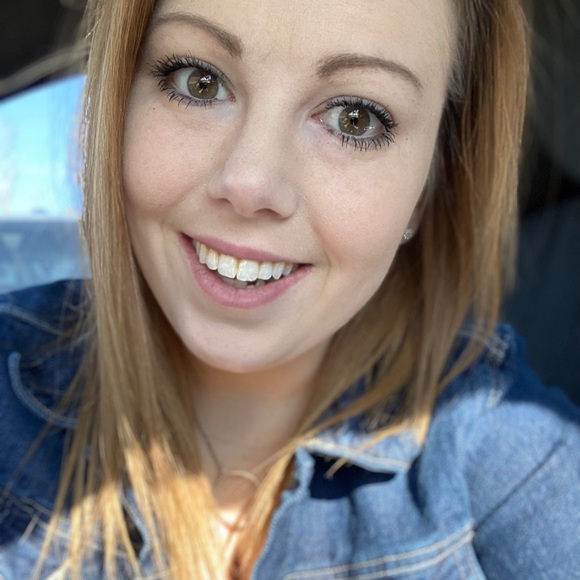 Meet your Posher, Alexis - Picture 1 of 1